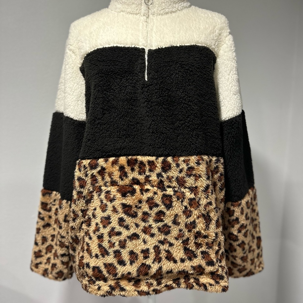 Le Moda Woman’s GG Color block Sherpa Pullover with Leopard Print Size XL NWT !